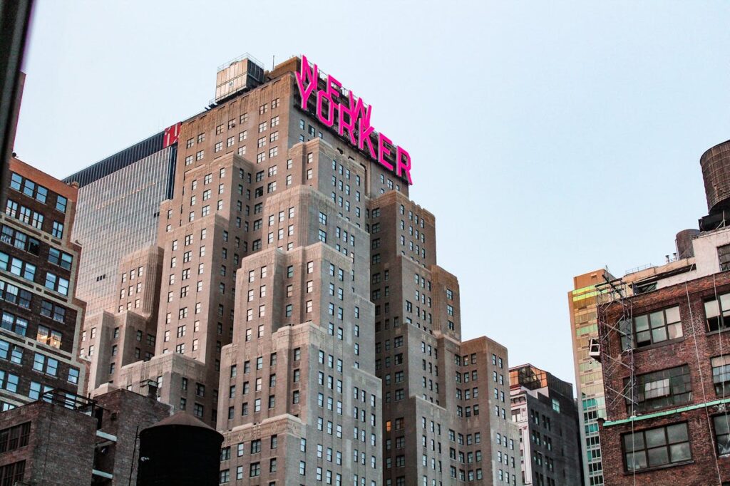 Litery przestrzenne 3D – jak stworzyć efektowną i trwałą reklamę zewnętrzną? reklama jako litery 3d new yorker