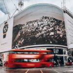 wykorzystanie billboardu w kampanii reklamowej