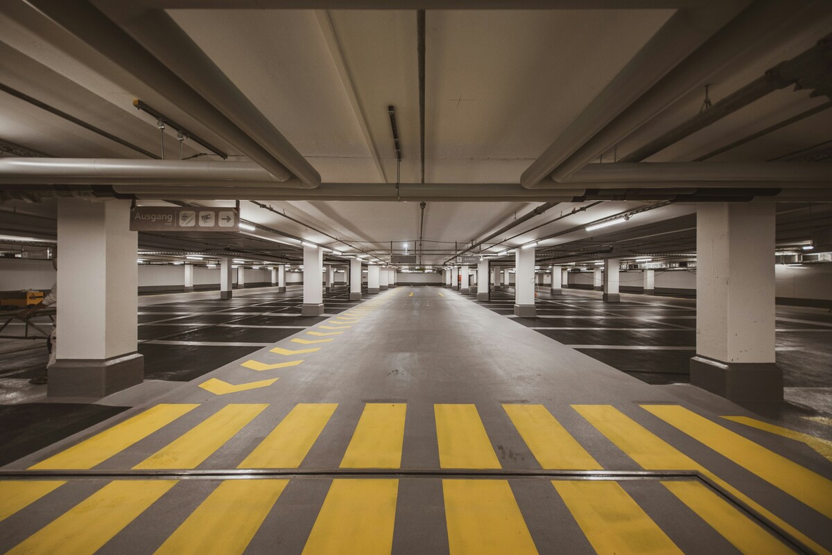 widok na parking podziemny